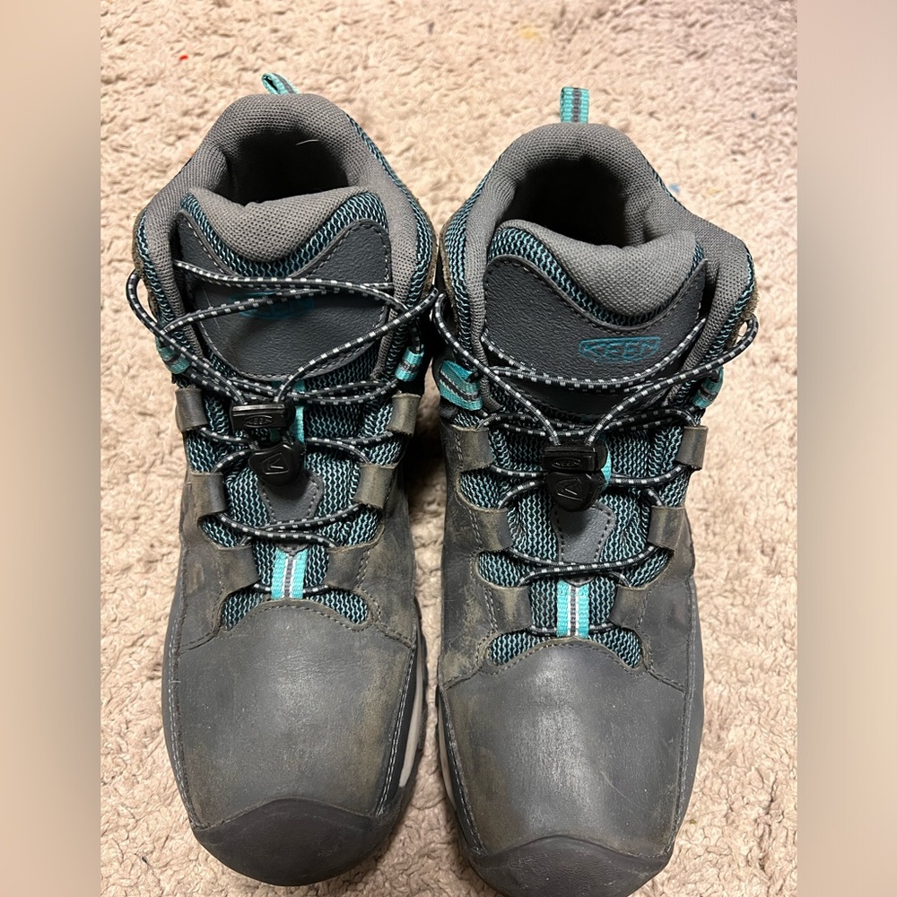 Keen men’s size 6 waterproof boot
